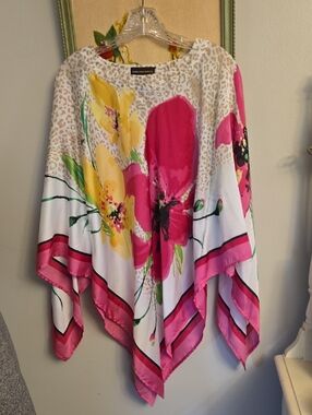 Dana Buchman Colorful Floraland Animal Print Poncho Hankercheif Style Flowy Top